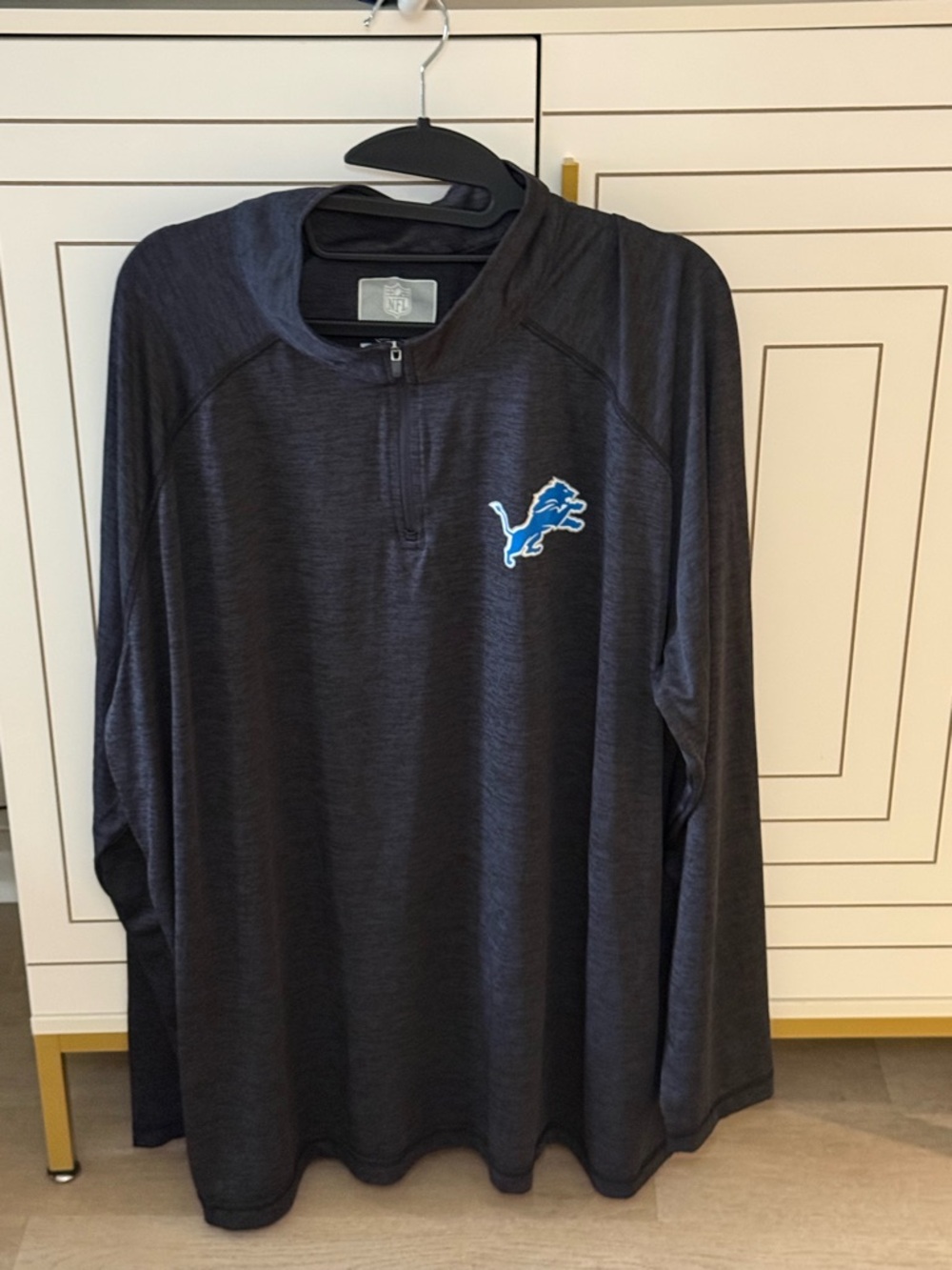 3XL NFL Black and grey Shirt with Detroit lions Logo